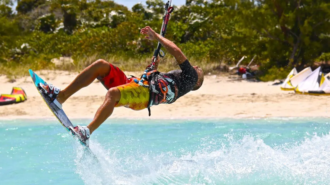 Qu’allez-vous apprendre dans un camp de kitesurf ? Qu’allez-vous apprendre dans un camp de kitesurf ?