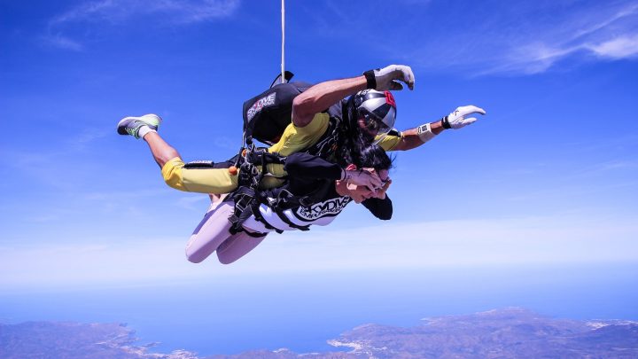 Vous avez peur des hauteurs, mais vous voulez toujours sauter en parachute ?