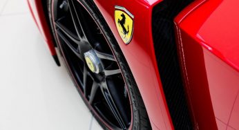 Comment Enzo Ferrari est devenu une légende automobile ?