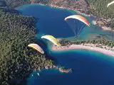 Quelle est la différence entre le parachutisme et le parapente ?