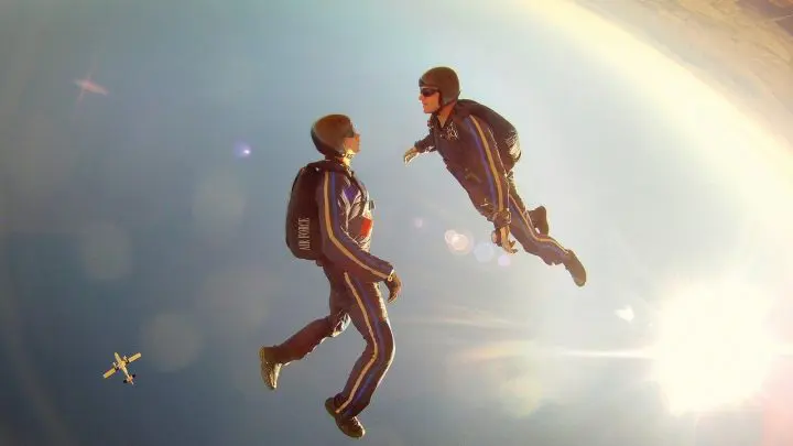 Qu’est-ce qui fait un bon moniteur de parachutisme ?