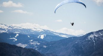 Le Parapente en Hiver et en Montagne : Un Tour d’Horizon des Stations de Chamonix, Courchevel, et Méribel