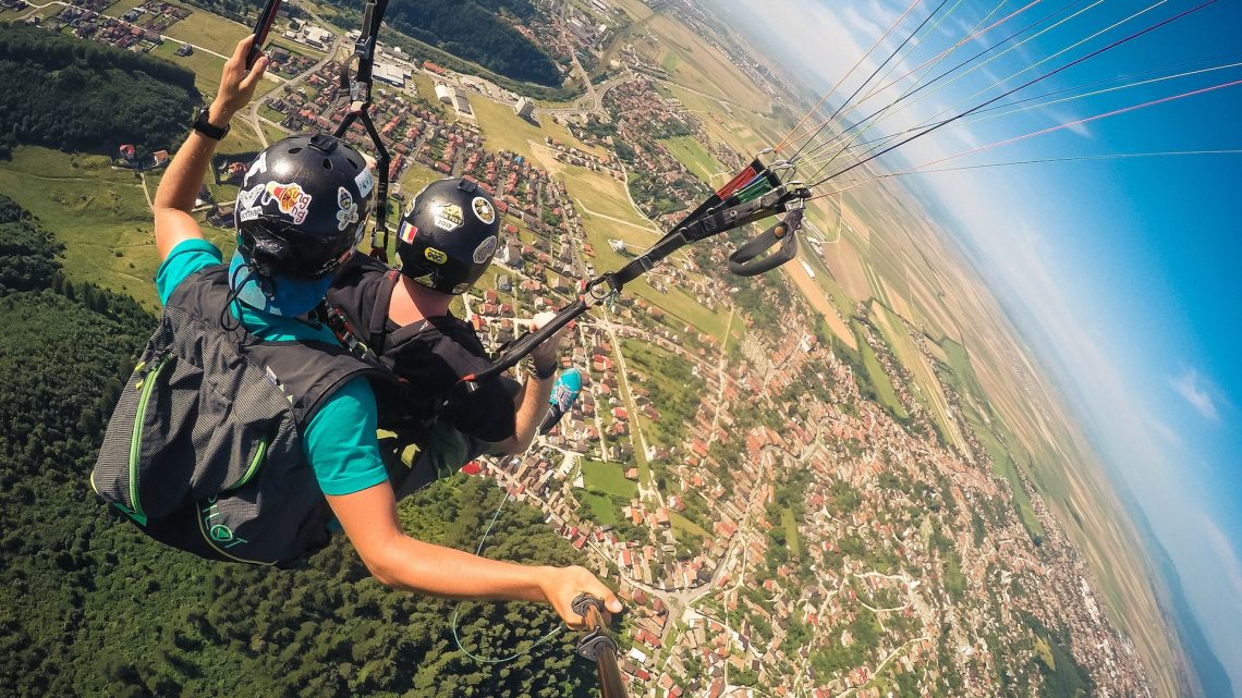 Comment le saut en parachute peut booster la performance de votre entreprise ?