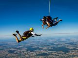 Une expérience inoubliable en Corse lors d’un saut en parachute en tandem à Ghisonaccia