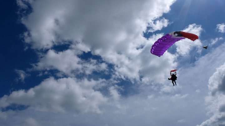 Saut en parachute en France : Des lieux emblématiques