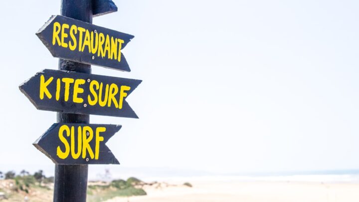 Kitesurf Dakhla vs Essaouira : le guide 2026