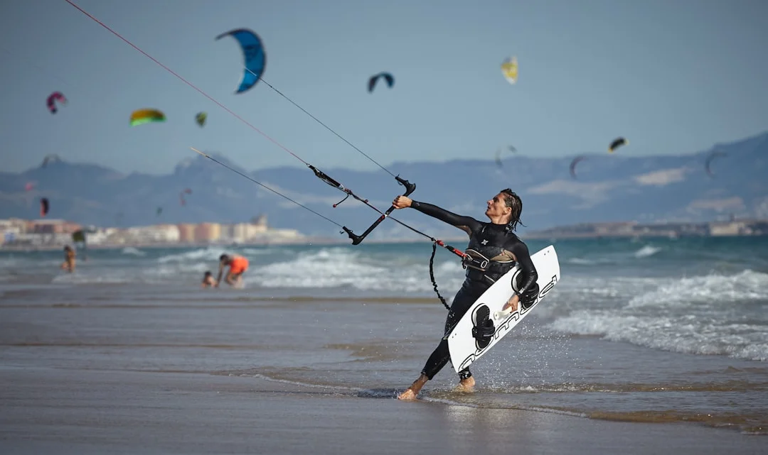 Kitesurf Decathlon : entrée de gamme vs marques spécialisées