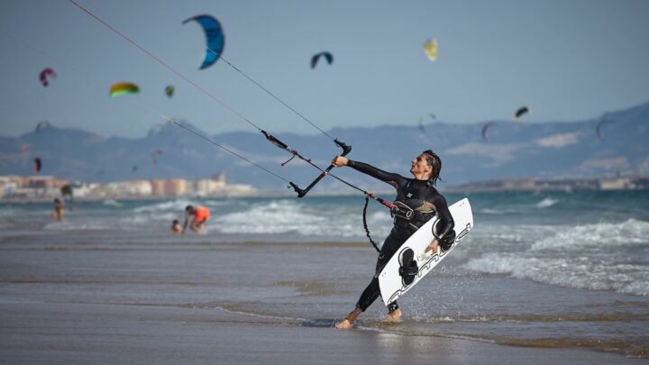 Kitesurf Decathlon : entrée de gamme vs marques spécialisées
