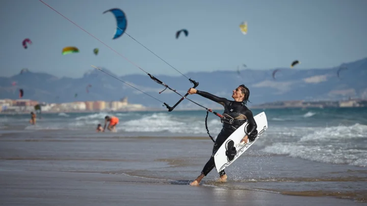 Kitesurf Decathlon : entrée de gamme vs marques spécialisées