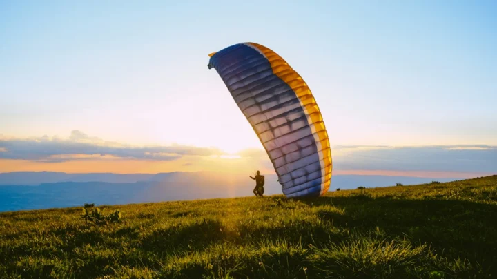 Certification parapente en France : parcours, durée et coûts 2026