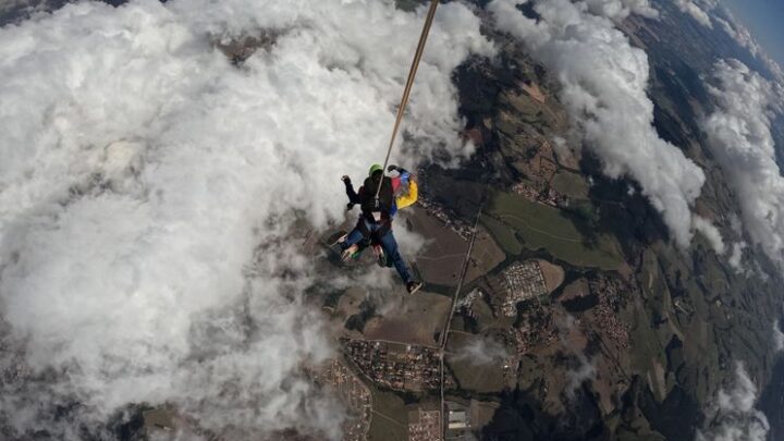 Parachutisme altitude extrême : physiologie & équipement